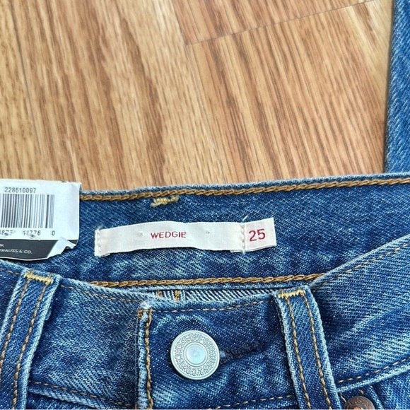 Levi's Wedgie Jean - Picture 8 of 9